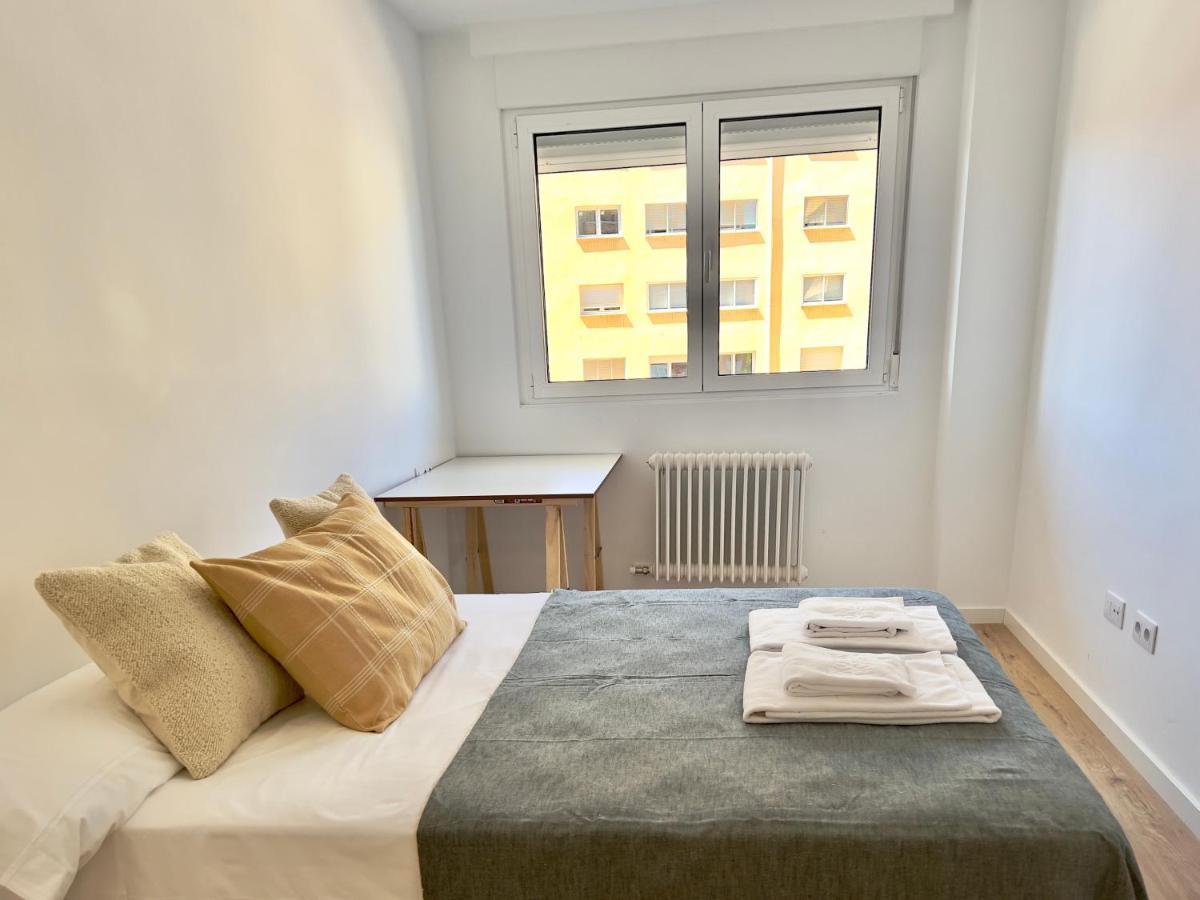 Housing Leon Ana Mogas Con Garaje Lägenhet Exteriör bild